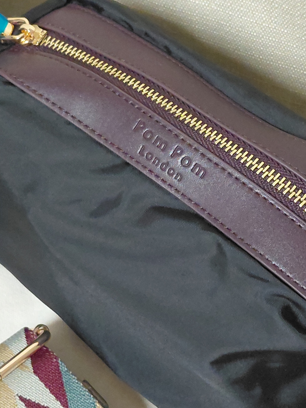 Pom Pom London Lambeth Plum 100% Leather Crossbody Bag with 2 Jacquard Straps - Picture 8 of 10